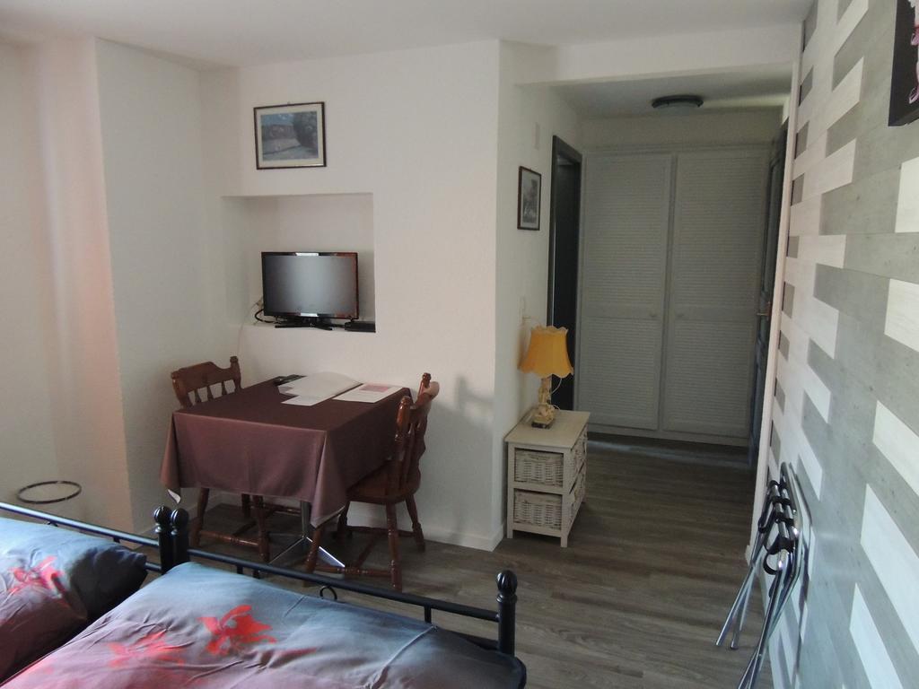 Hotel De La Gare Cousset Szoba fotó